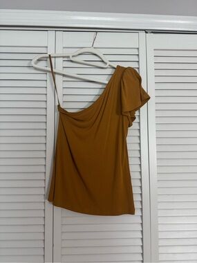 Banana Republic Asymmetrical One-Shoulder Ruffle Sleeve Top in Tan Sz S NWT
